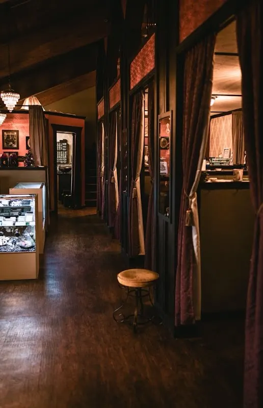 Tooth & Nail Tattoo & Piercing — Tattoo and piercing shop in Davenport